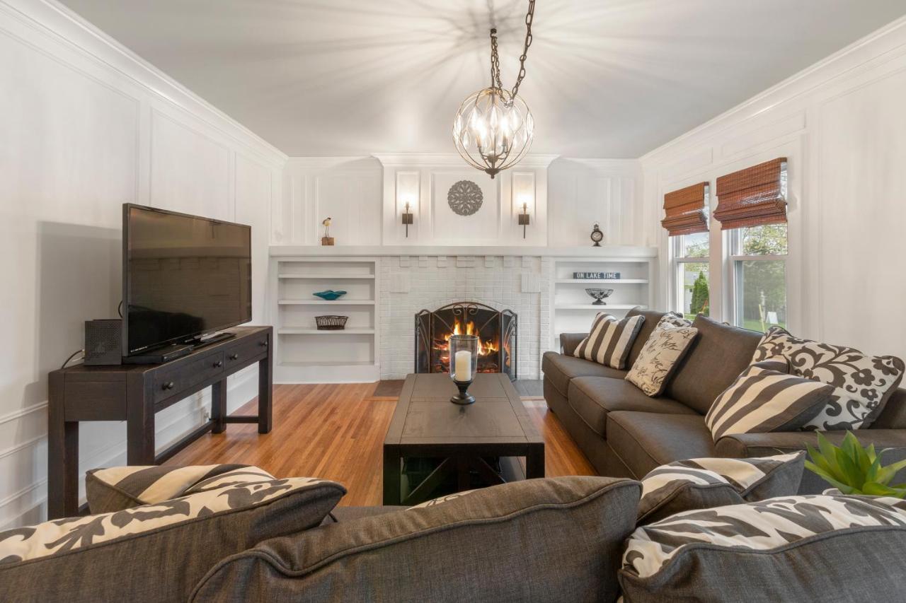 Gorgeous Downtown Bungalow, Walk Everywhere!!! Lake Geneva Exterior photo